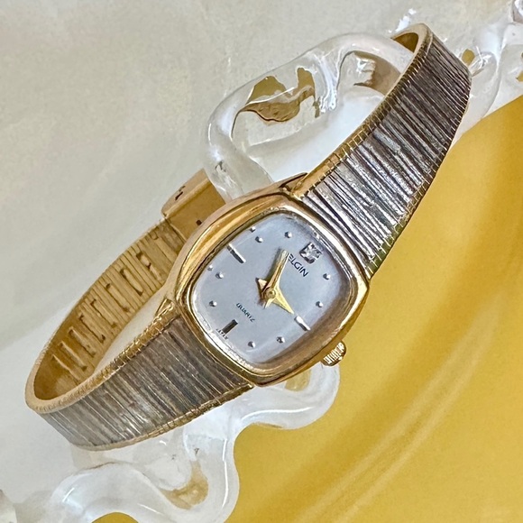 Vintage Elgin EK601-007 Diamond Quartz Two Tone Ladies Watch - Picture 4 of 15